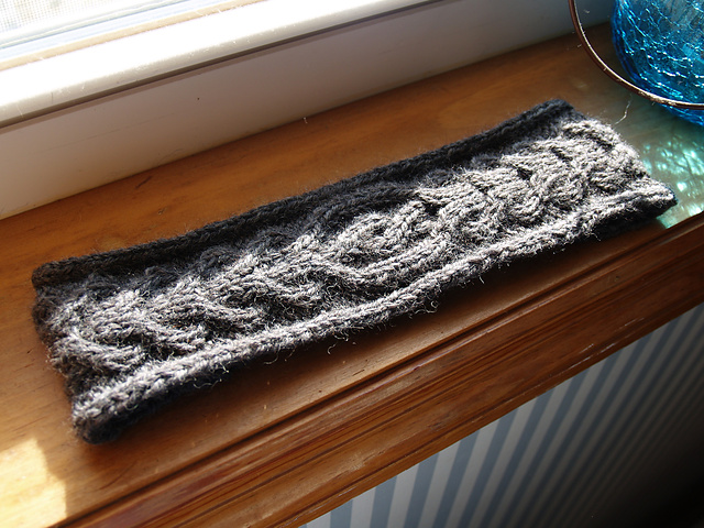 Intertwining Cables Headband