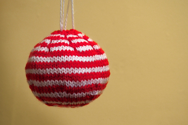 Balle ou sphère au tricot