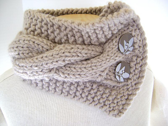 Classic Cabled Cowl