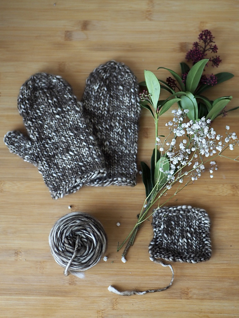 weekend mittens