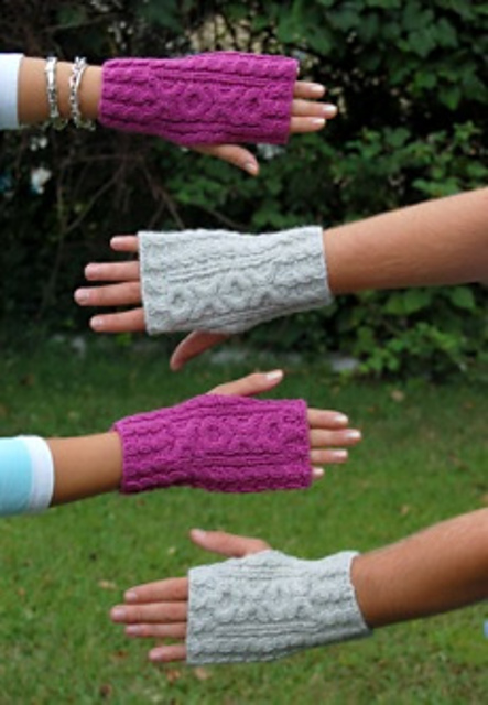 Hugs & Kisses Fingerless Gloves