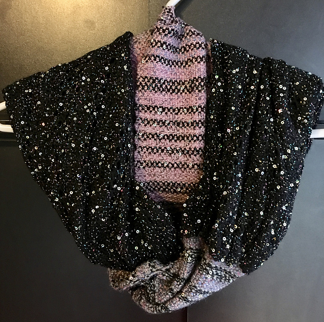 Aliento Infinity Cowl