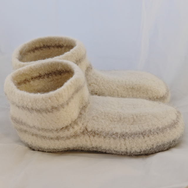 The Men's Moccasin Felted Slipper