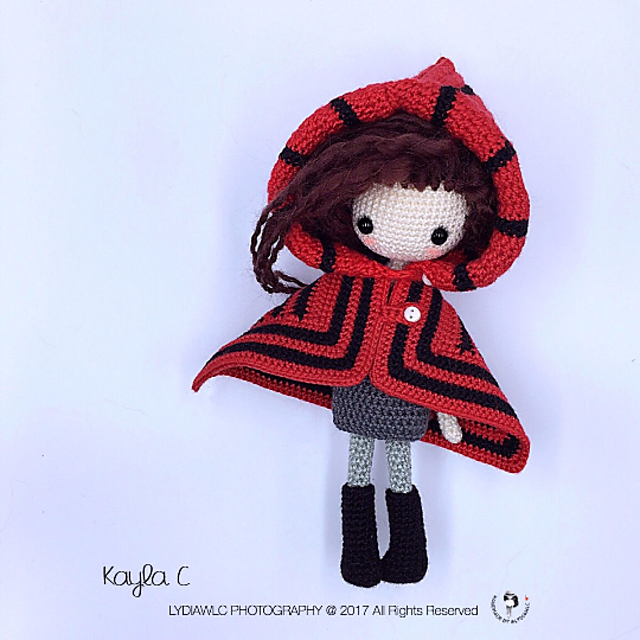 Kayla C 凯拉 C (Cloak Girl)