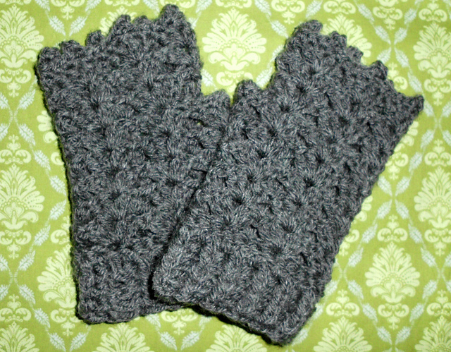 Fingerless Shell Gloves
