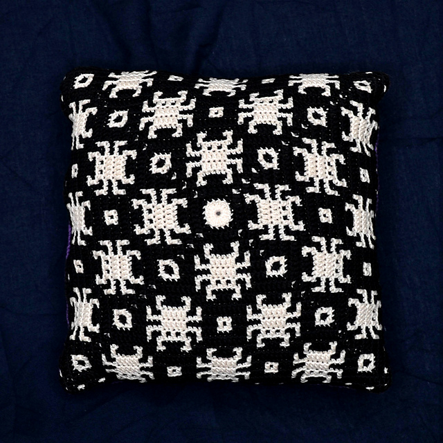 Mosaic Pillow Spider