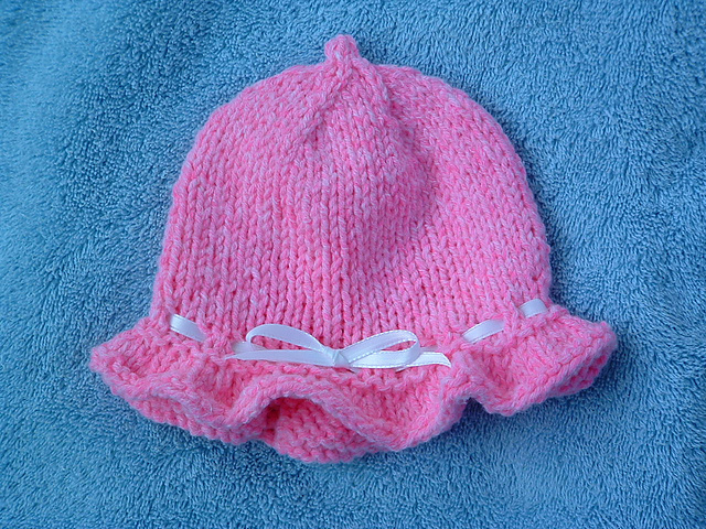 Ravelry: Ellen's Ruffled Hat pattern by Ellen Lynch