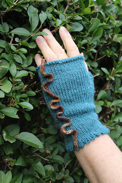 Ripples Fingerless Gloves