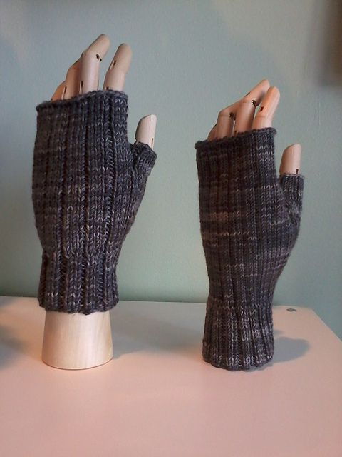 Ribbed Mitts