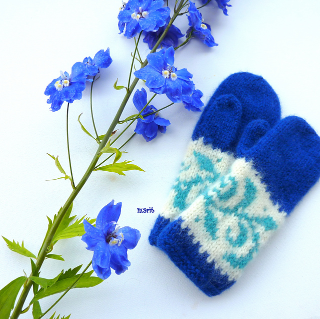 AKANTUS votter - mittens
