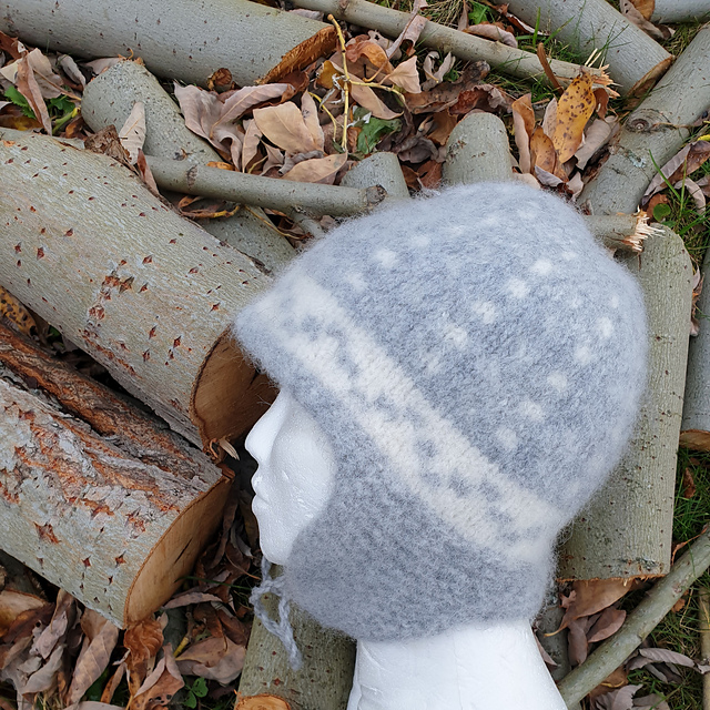 Polarislue/ Felted polar earflap