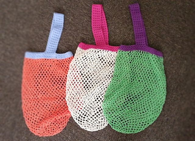 Ravelry: p.9 Summer Colored Net Bag pattern by michiyo