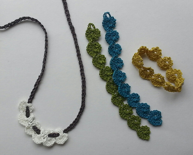 p. 36 Seamless Bracelet & Necklace