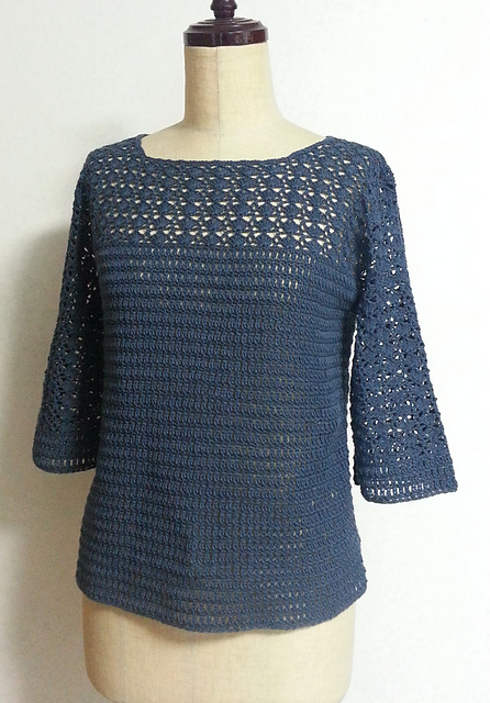 Three-quarter sleeve lace pullover