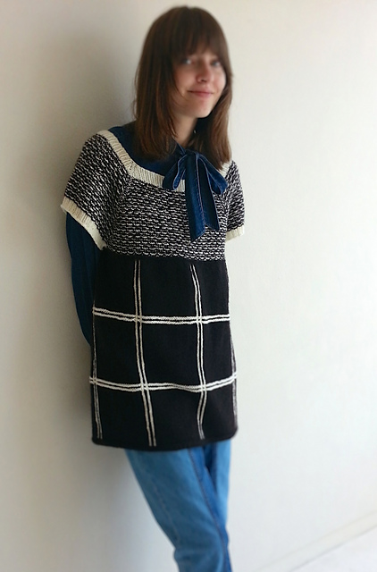 D.Plaid Tunic Pullover