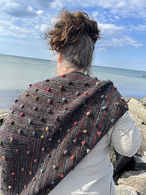 BOBBLES EVERYWHERE KITE SHAWL