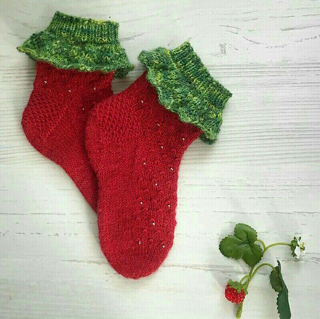 Very Berry Socks | Strawberry