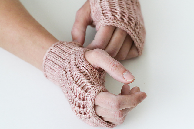 Knitted Netting Fingerless Gloves & Hat