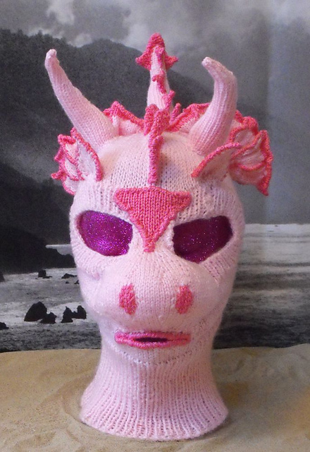 ANNA DRAGON BEANIECLAVA