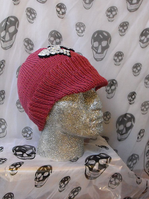 BROKEN HEART COTTON BEANIE