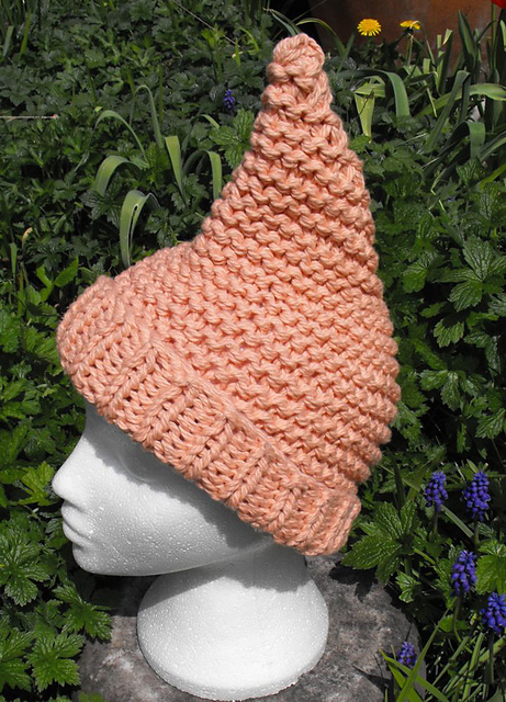 SUPERFAST  PEACH PIXIE HAT