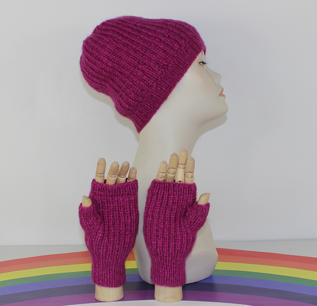Adult Teen Aran Fishermans Rib Slouch Hat & Gloves