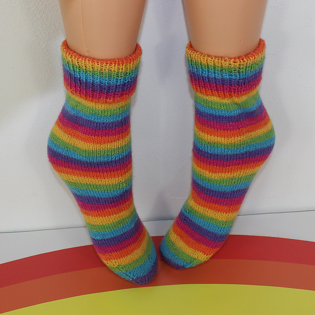 Ladies Very Easy No heel Rainbow Socks Circular