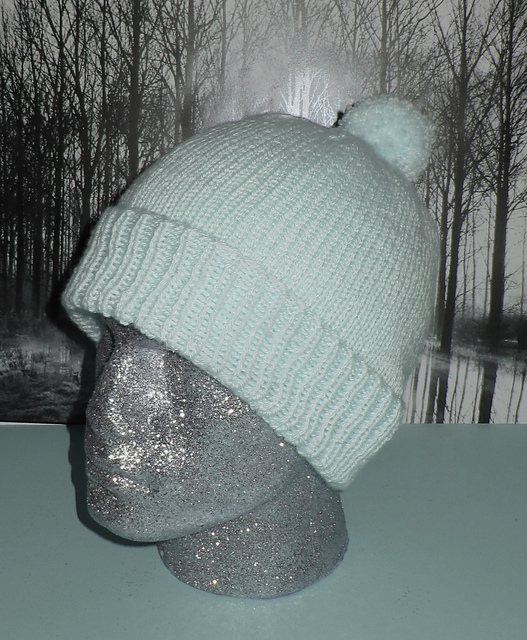 Simple Bobble Beanie Hat