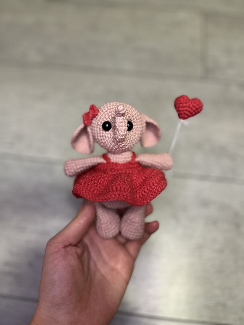 Elephant Lussy