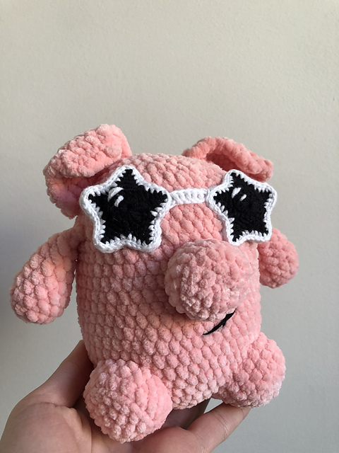 Rock Star Pig with Sunglasses