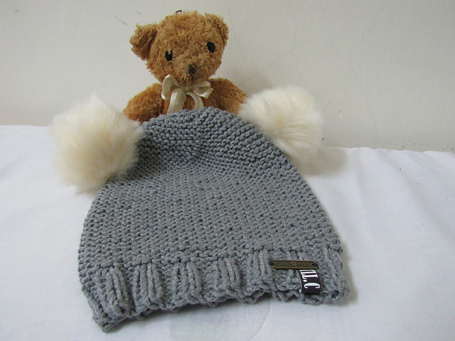 garter hat