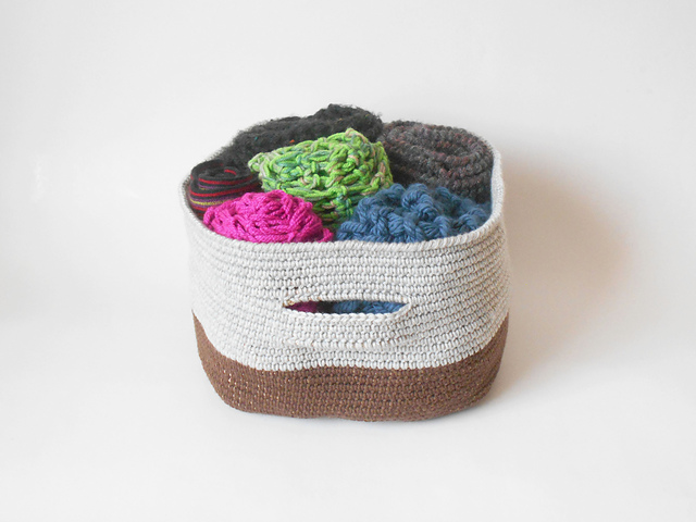 Bicolor basket