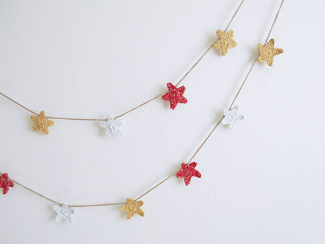 Winter Stars and Garland