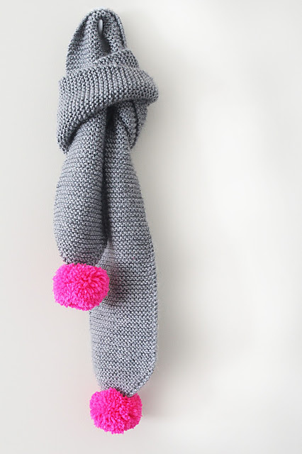 Easy kids' pom pom scarf