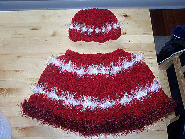 Ravelry: Holiday Red Cap pattern by Chelle Grissam