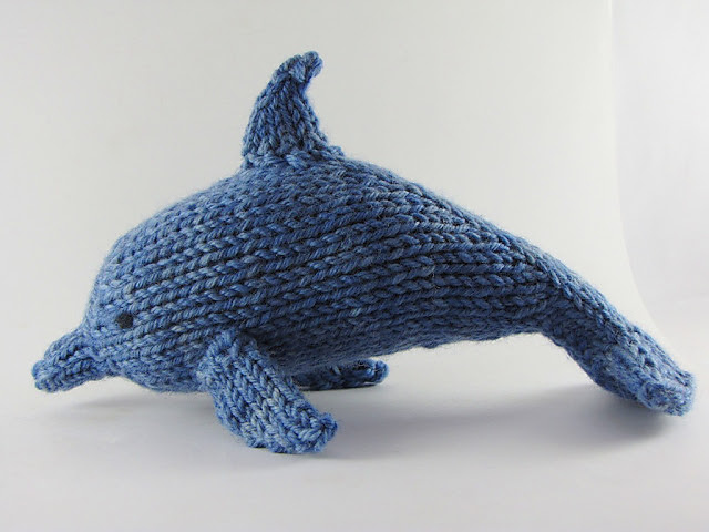 Ravelry: Dolphin pattern by Linda Dawkins