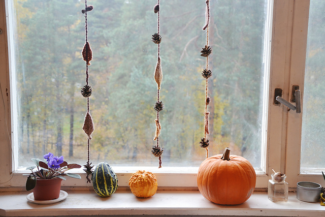 Woodland in the Fall Garland