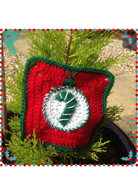 Christmas bauble 6" square