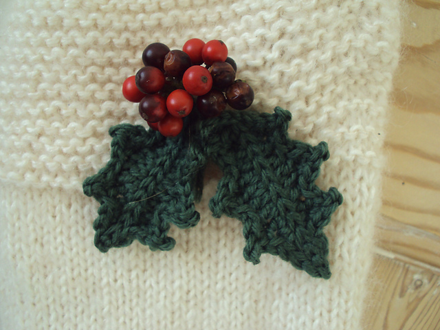 Jolly Holly Leaves
