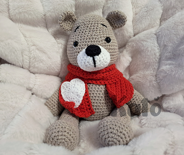 Love BEARer amigurumi