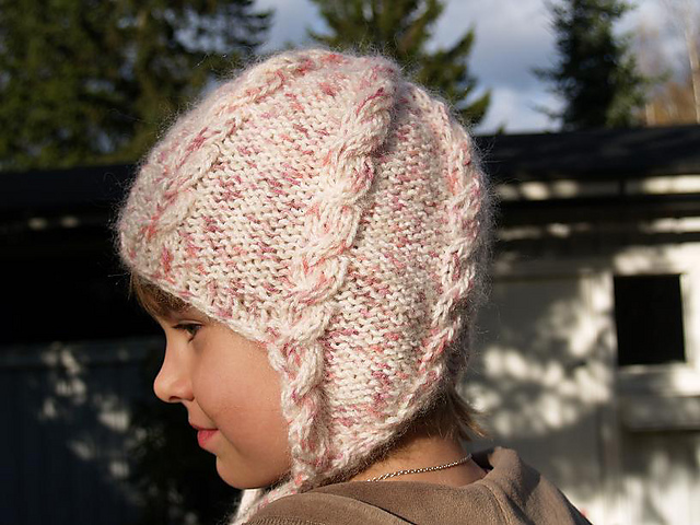Laura - cabled hat