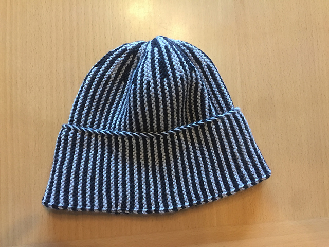 Multicolor brimmed garter hat