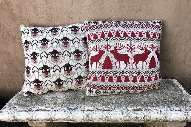 Reindeer Games Pillow Duo