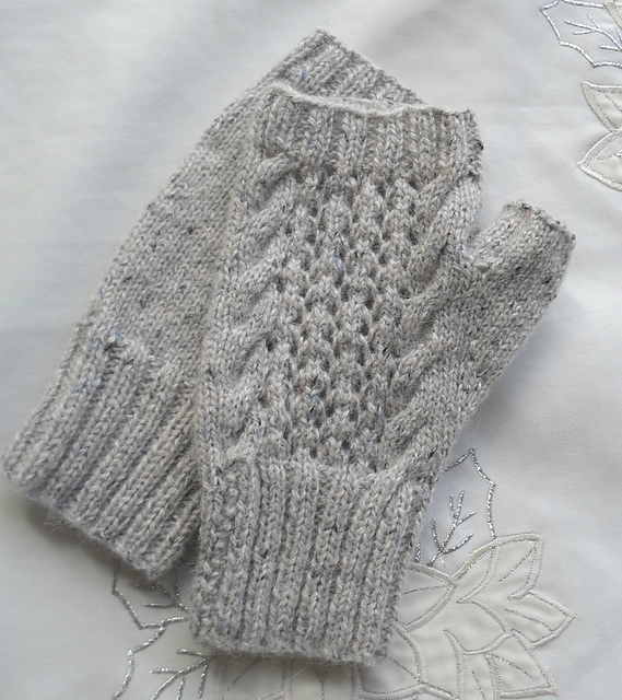 Mia Grace Mitts