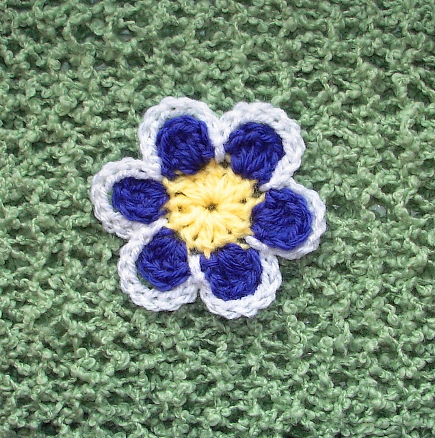 pretty crochet flower motif