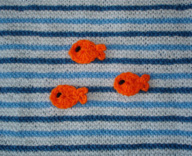 Ravelry Easy garter stitch striped baby blanket pattern by marianna mel