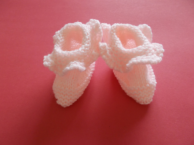 Ruffled Rosie Baby Booties
