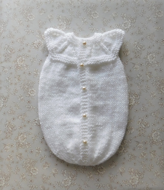 Lazy Daisy Stillborn / Angel Baby Bunting