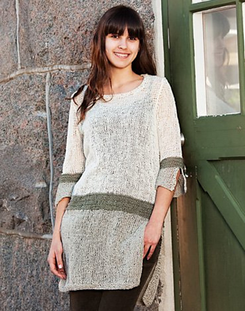 Tunic with striped edge 9079