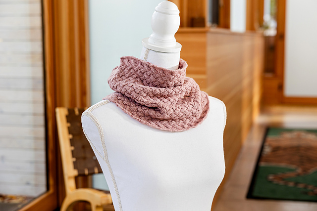 Wicker Weave Cowl